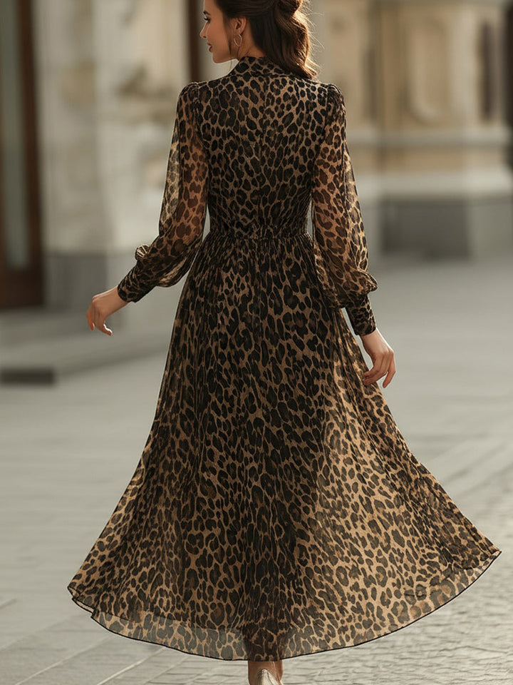 Leoparden-Wickel-Midikleid mit langen Ärmeln