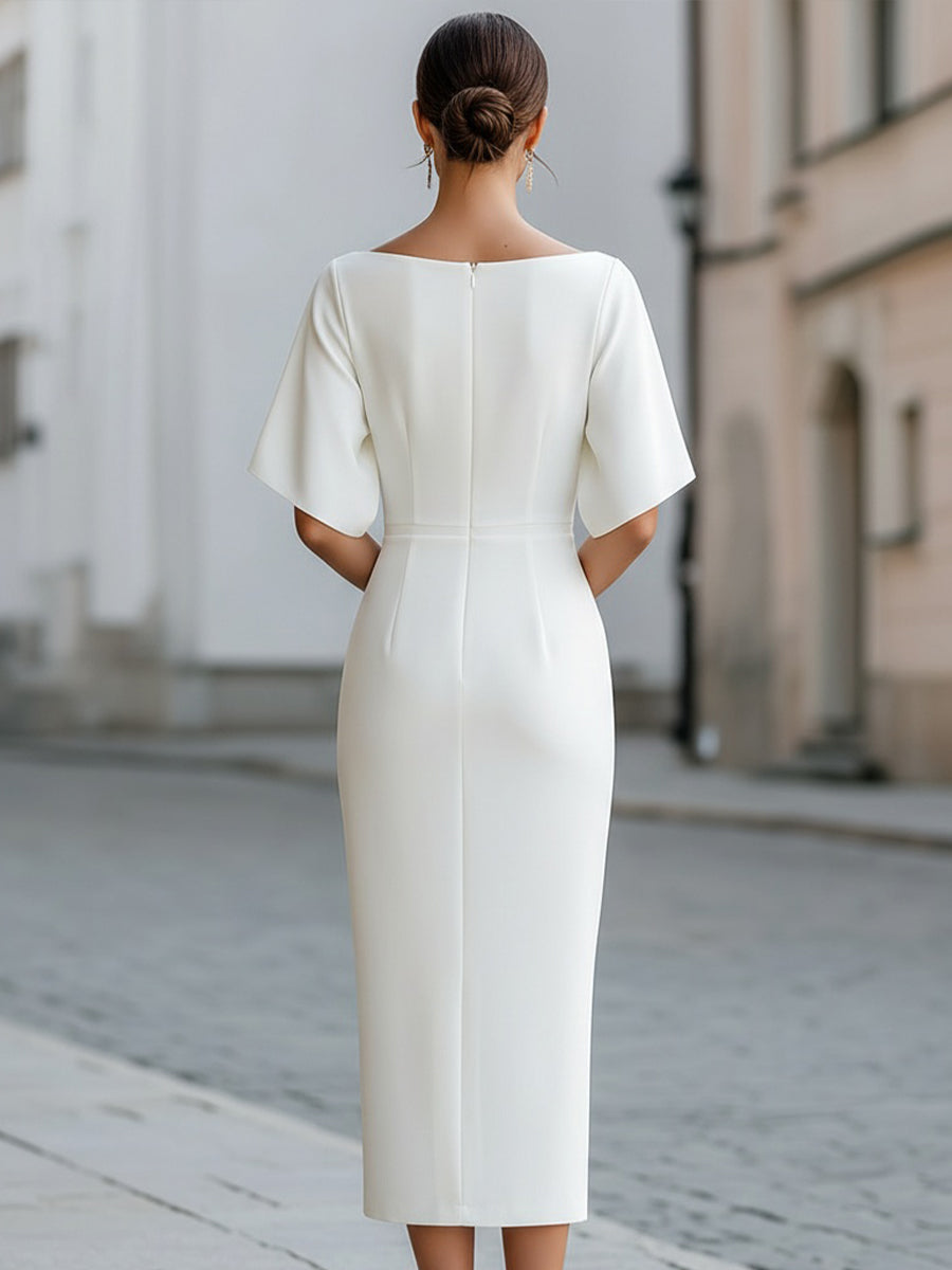 Tailliertes Midikleid mit kurzen Ärmeln und Rundhalsausschnitt
