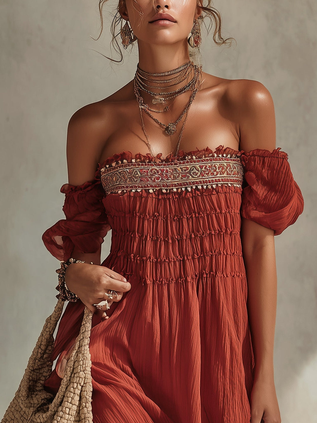 Rosa Minikleid mit Spitzenbesatz