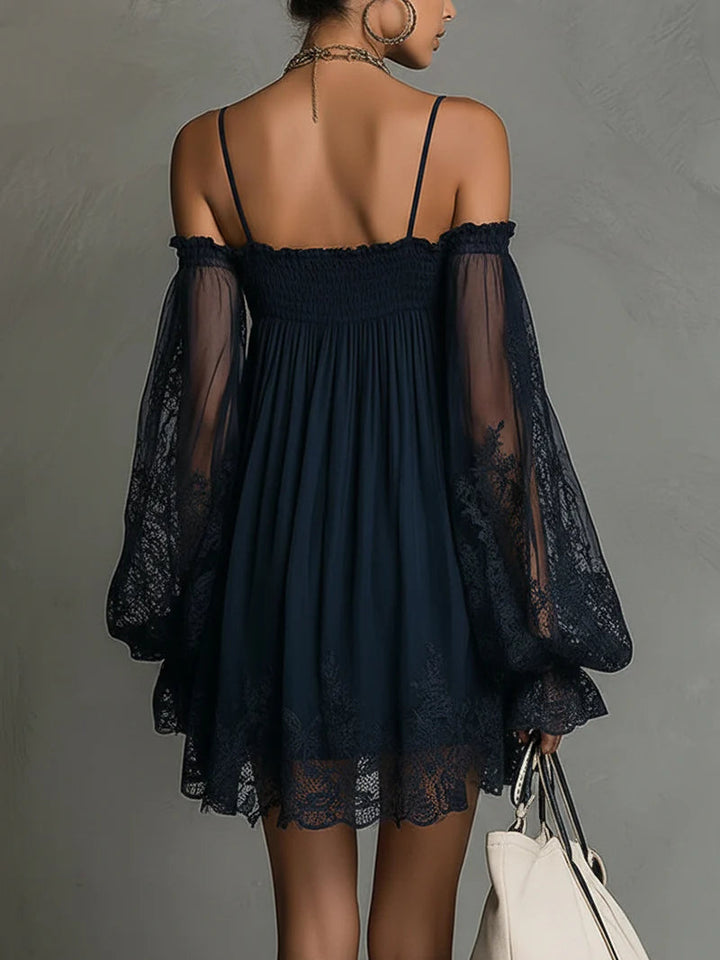 Marineblaues Spitzenminikleid mit Trägern