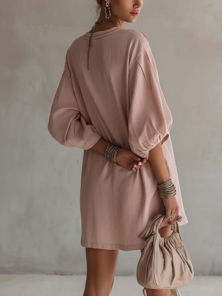 Besticktes Minikleid aus Leinen