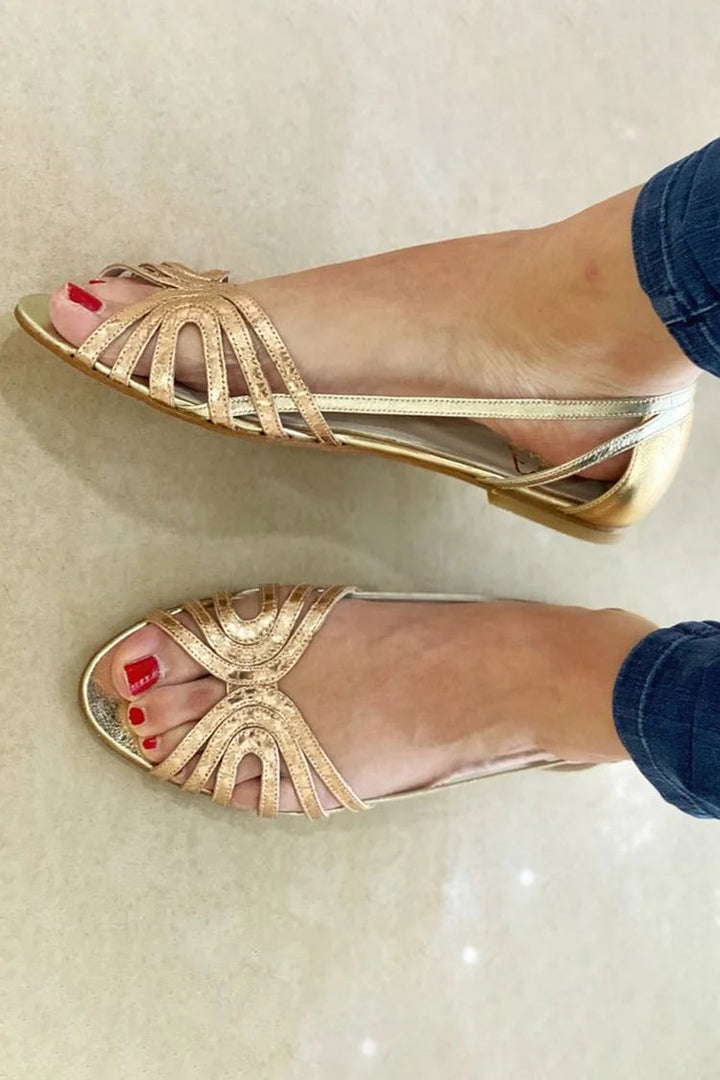 Sandalen mit offener Spitze und metallischem Glanz