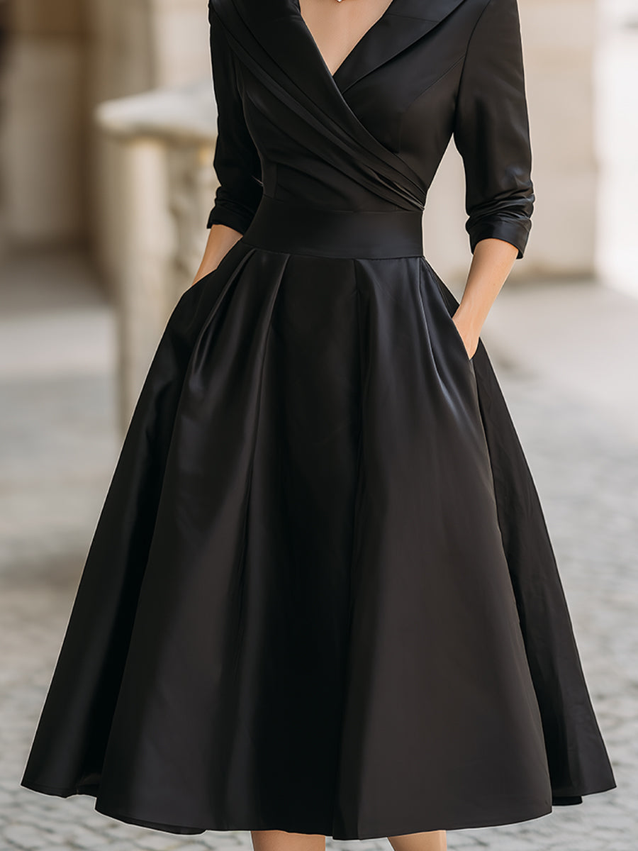 Vintage-inspiriertes Midikleid aus Satin mit drapiertem Kragen