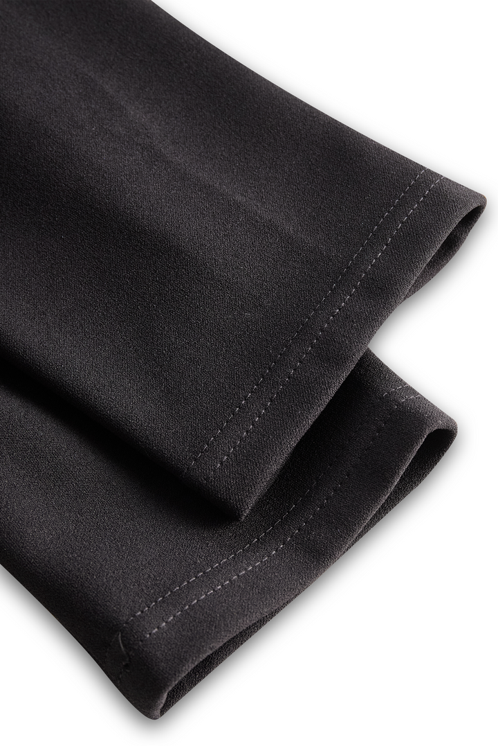 Raffiniertes Schwarzes Etuikleid mit Gürtel und Mandarinenkragen