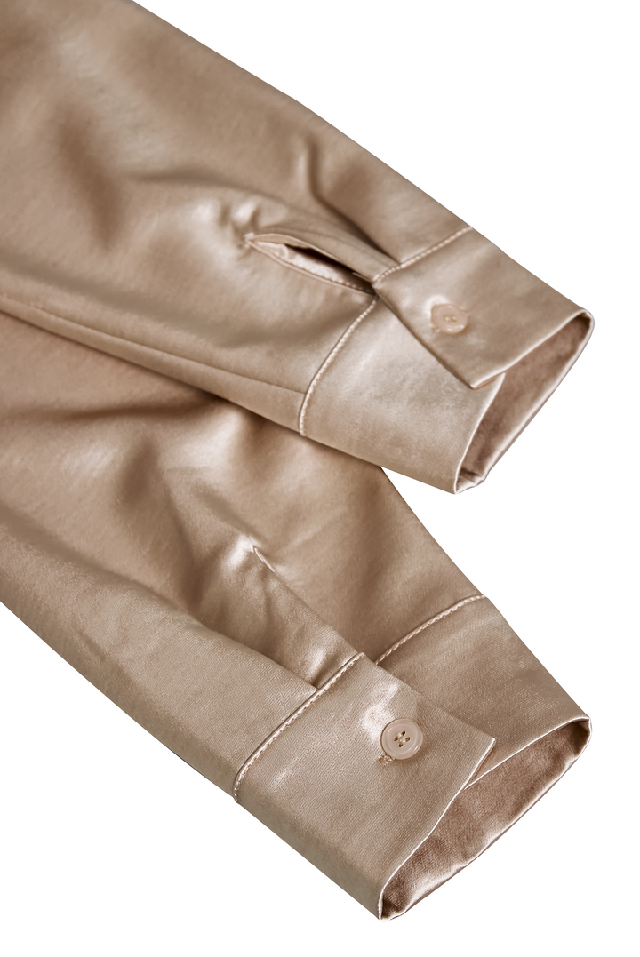 Elegante Satinbluse mit drapiertem Ausschnitt