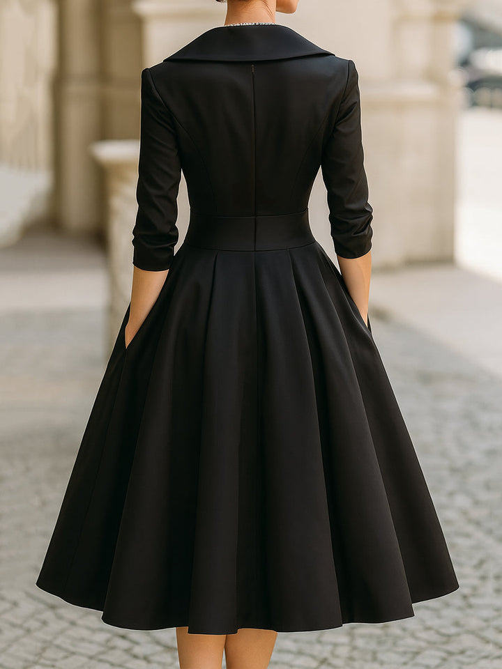 Vintage-inspiriertes Midikleid aus Satin mit drapiertem Kragen