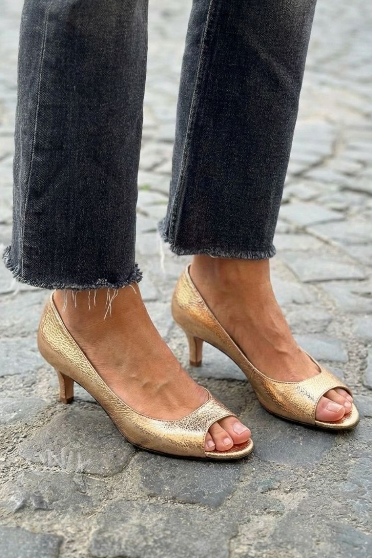 Sandalen mit niedrigem Absatz und offener Zehenpartie
