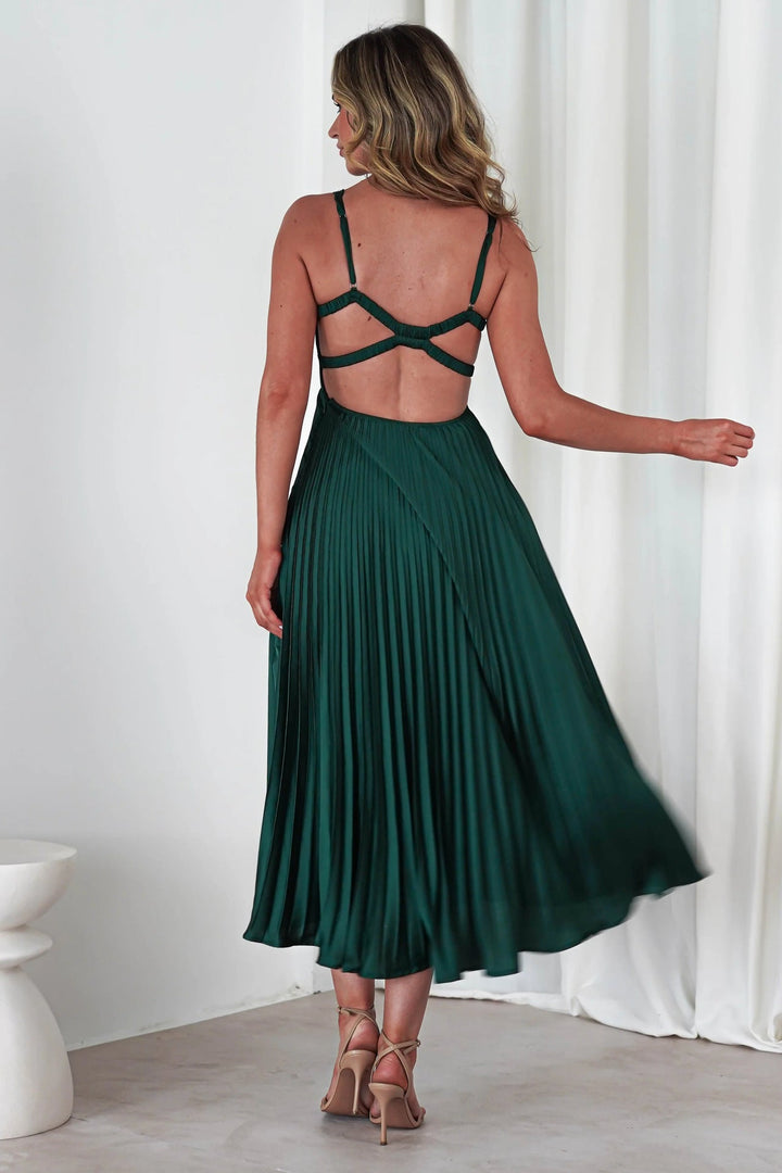 Langes plissiertes Kleid mit V-Ausschnitt