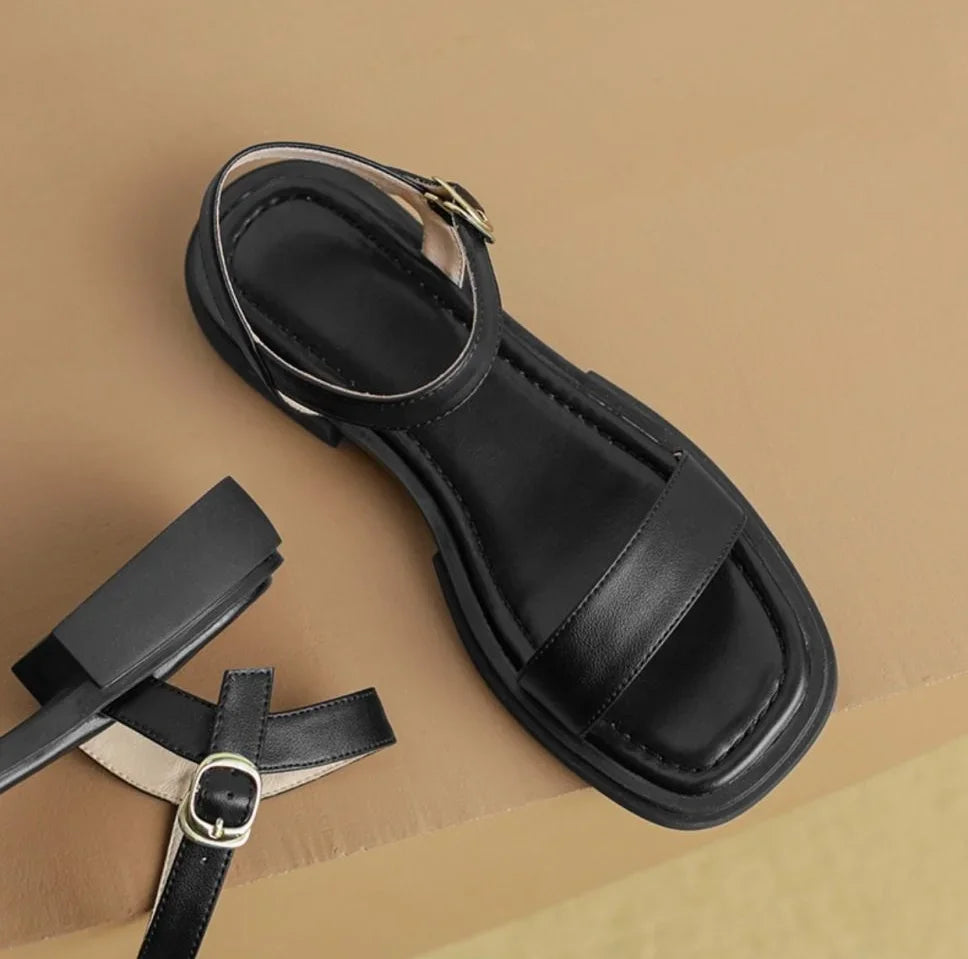 Ricci™ - Lässige Ledersandalen für Frauen