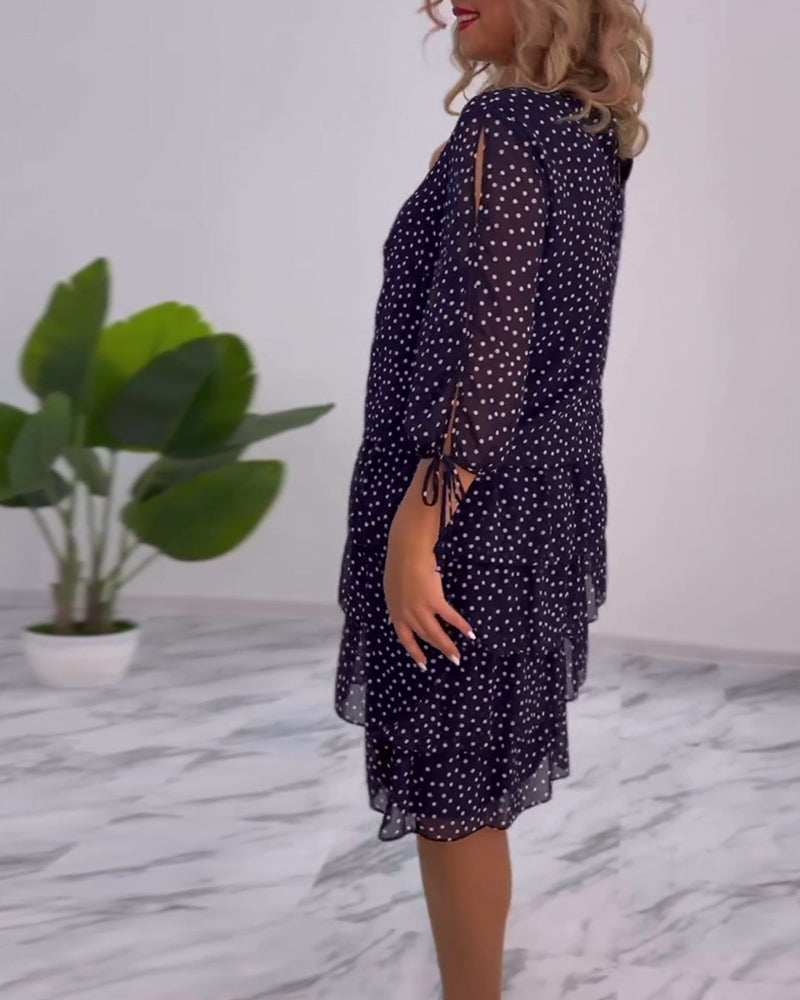 Madeleine – Elegantes Kleid mit Tupfen &amp; Stufenrock