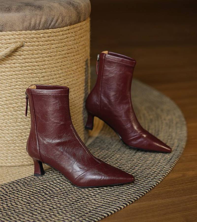 Fulvia | Minimalistische Lederstiefeletten mit mittelhohem Absatz