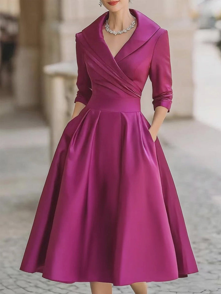 Vintage-inspiriertes Midikleid aus Satin mit drapiertem Kragen