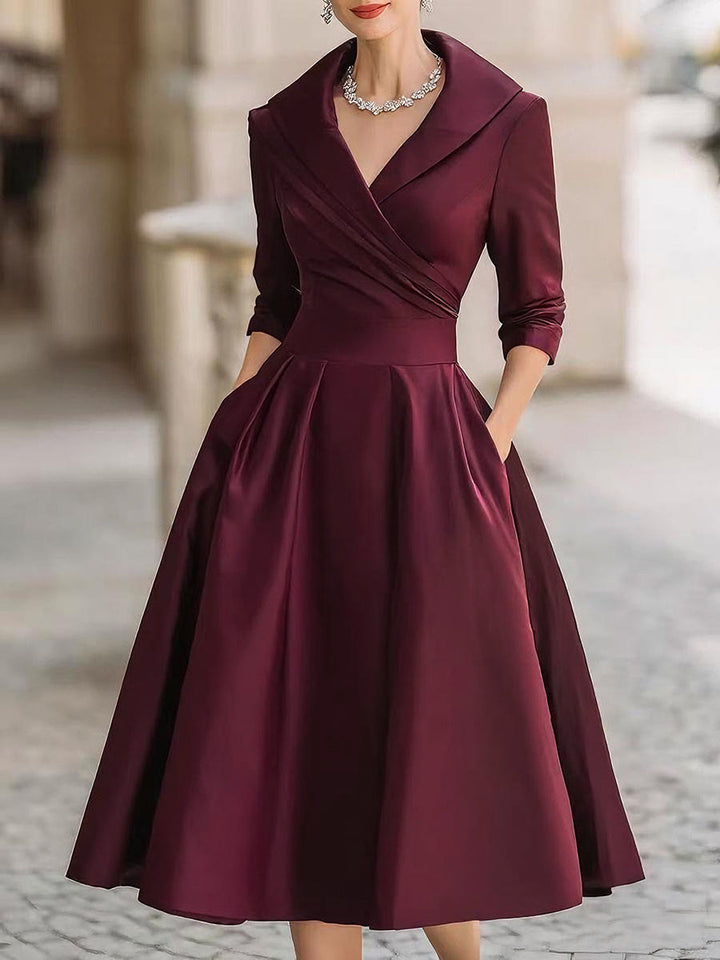 Vintage-inspiriertes Midikleid aus Satin mit drapiertem Kragen