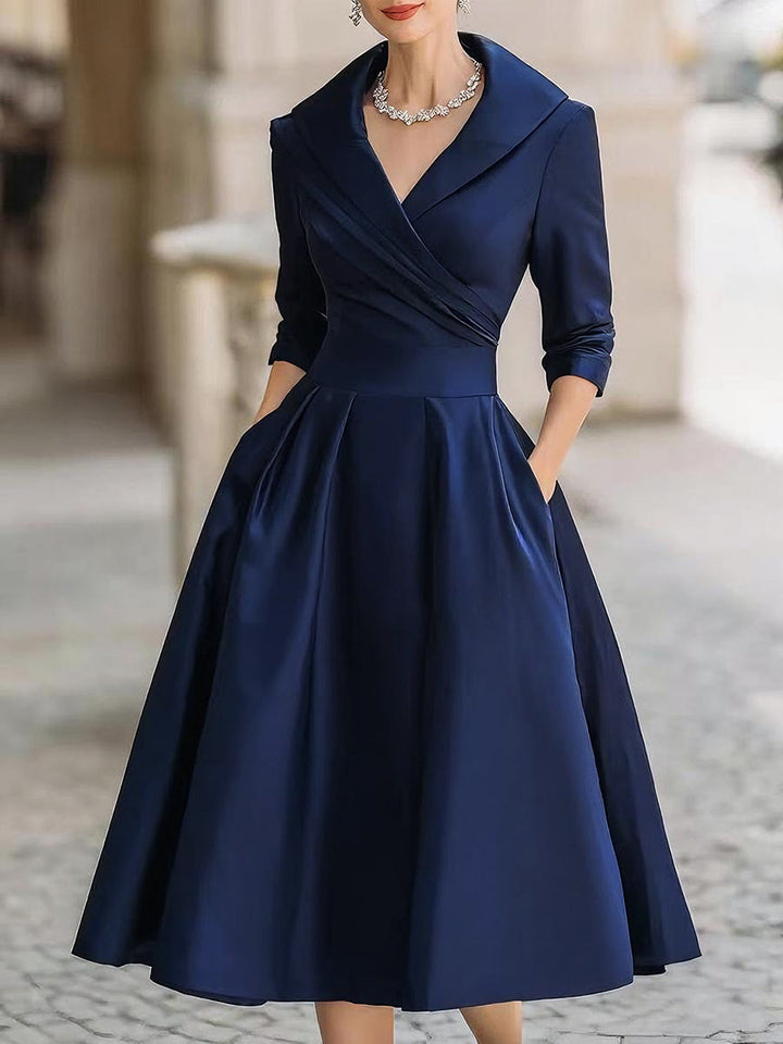 Vintage-inspiriertes Midikleid aus Satin mit drapiertem Kragen