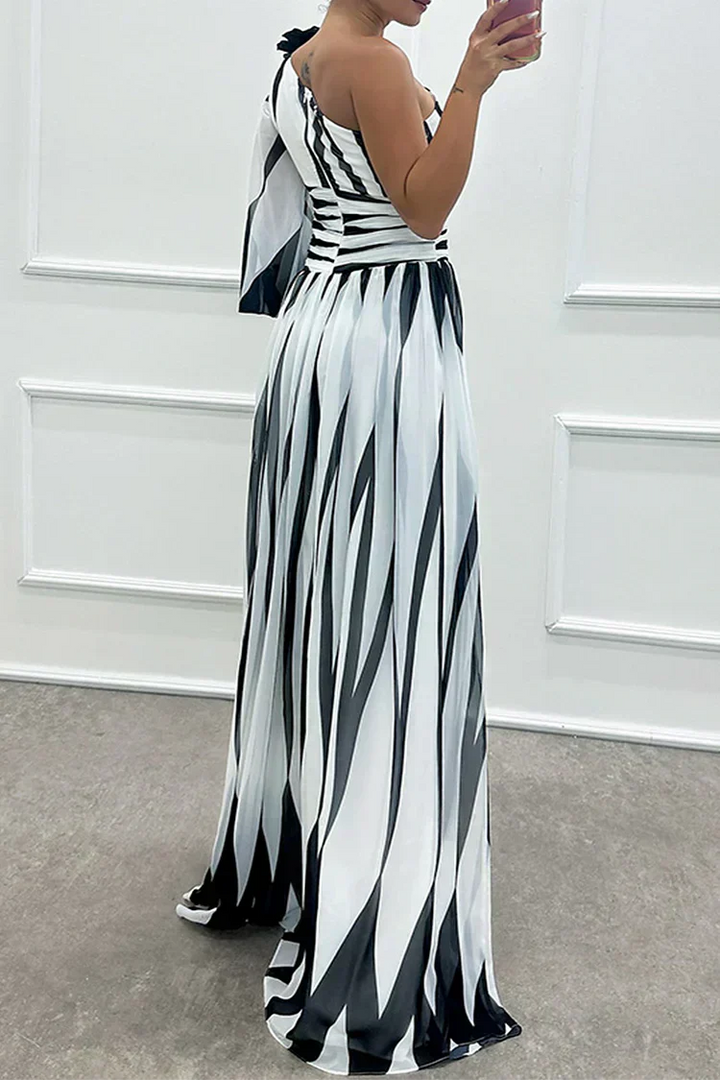 Hazel™ | Elegantes gestreiftes Maxikleid mit einer Schulter