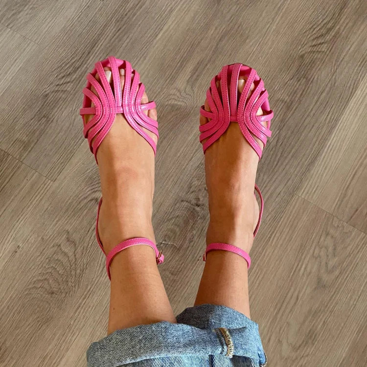 Sandalen mit Riemchen und runder Spitze