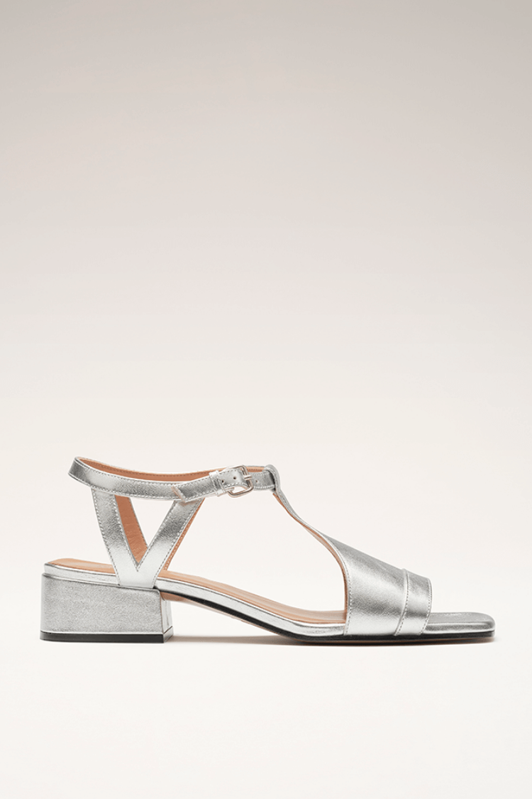 Sandalen mit gekreuzten Riemen, niedrigem Absatz und Blockabsatz