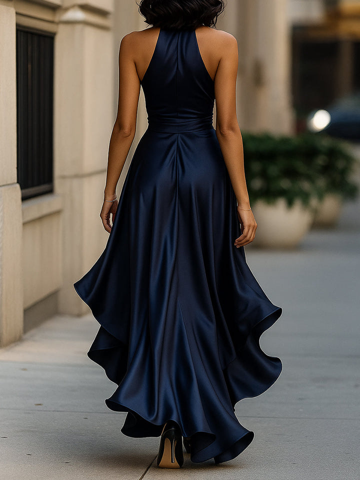 Midnight Elegance Satin-Neckholder-Kleid mit Rüschen