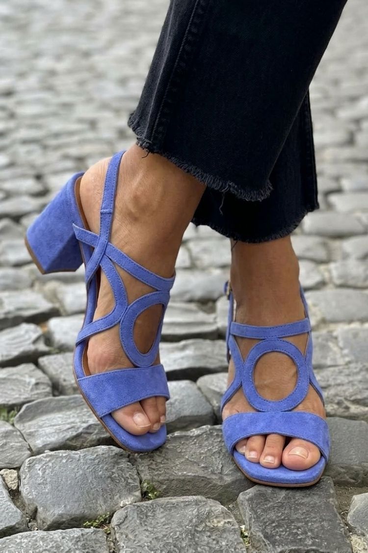 Sandalen mit eckiger Spitze und rundem Ausschnitt