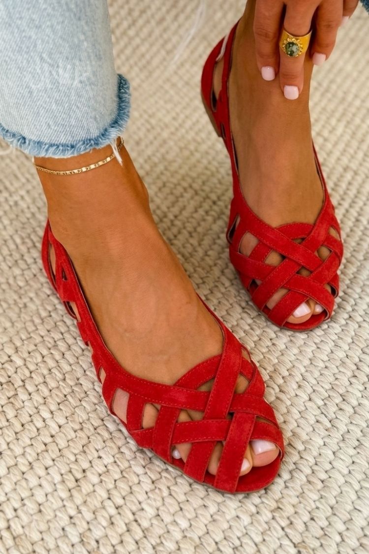Flache Sandalen mit offener Spitze und gewebtem Obermaterial