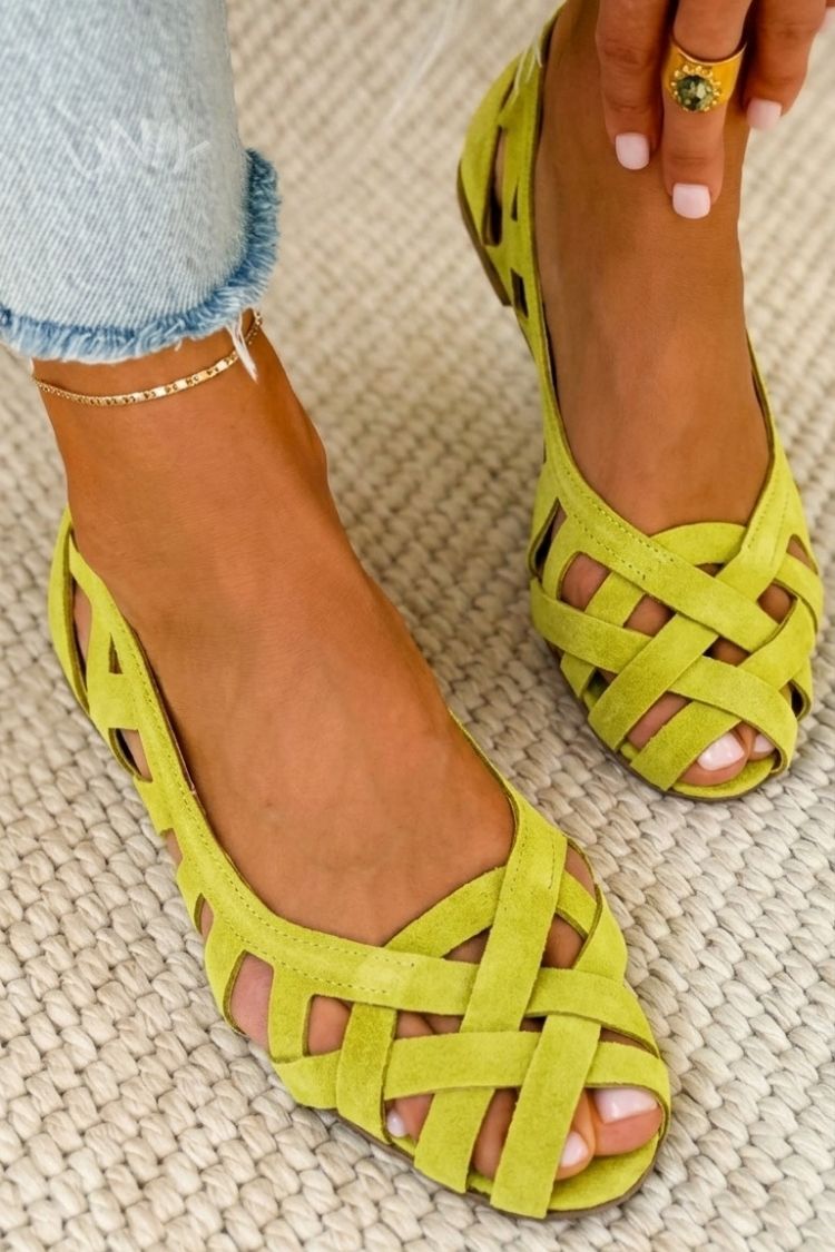 Flache Sandalen mit offener Spitze und gewebtem Obermaterial