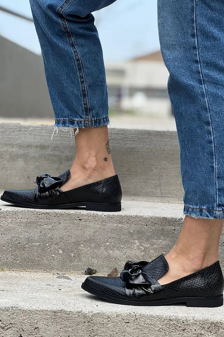 Amit™ | Luxe Loafers mit Schleifenakzent