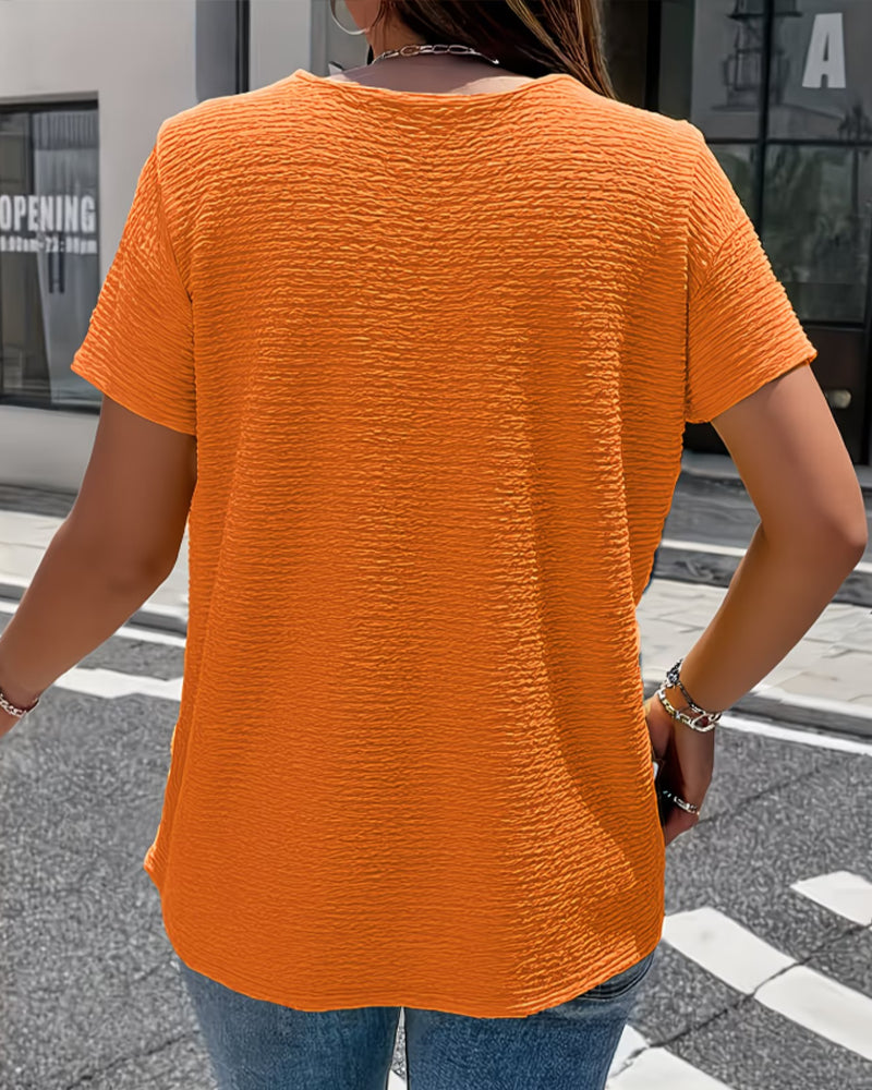 T-Shirt mit Peter-Pan-Kragen mit drei Knöpfen