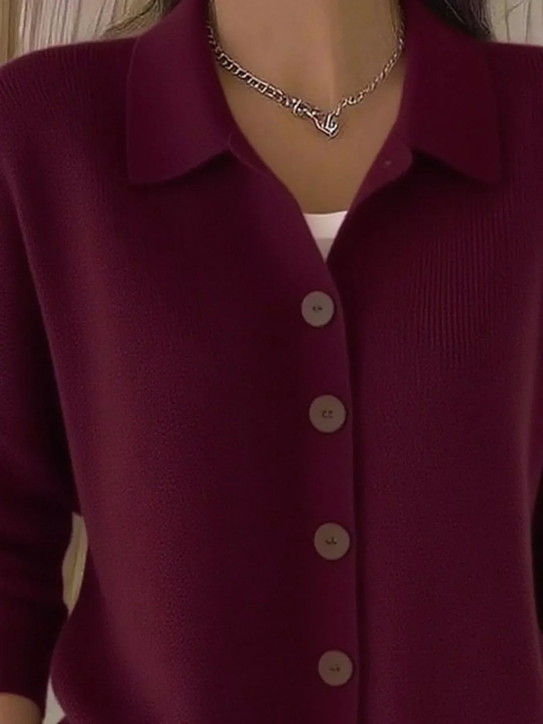 Mila™ – Elegants Strickjäckli mit Chnöpf