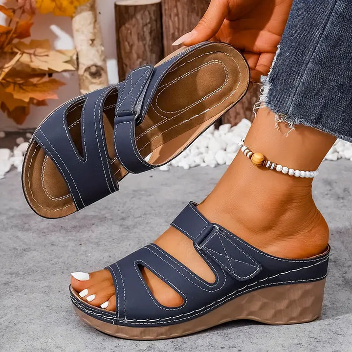 Rowella™ - Elegante Keilabsatz-Sandalen mit verstellbarem Knöchelriemen
