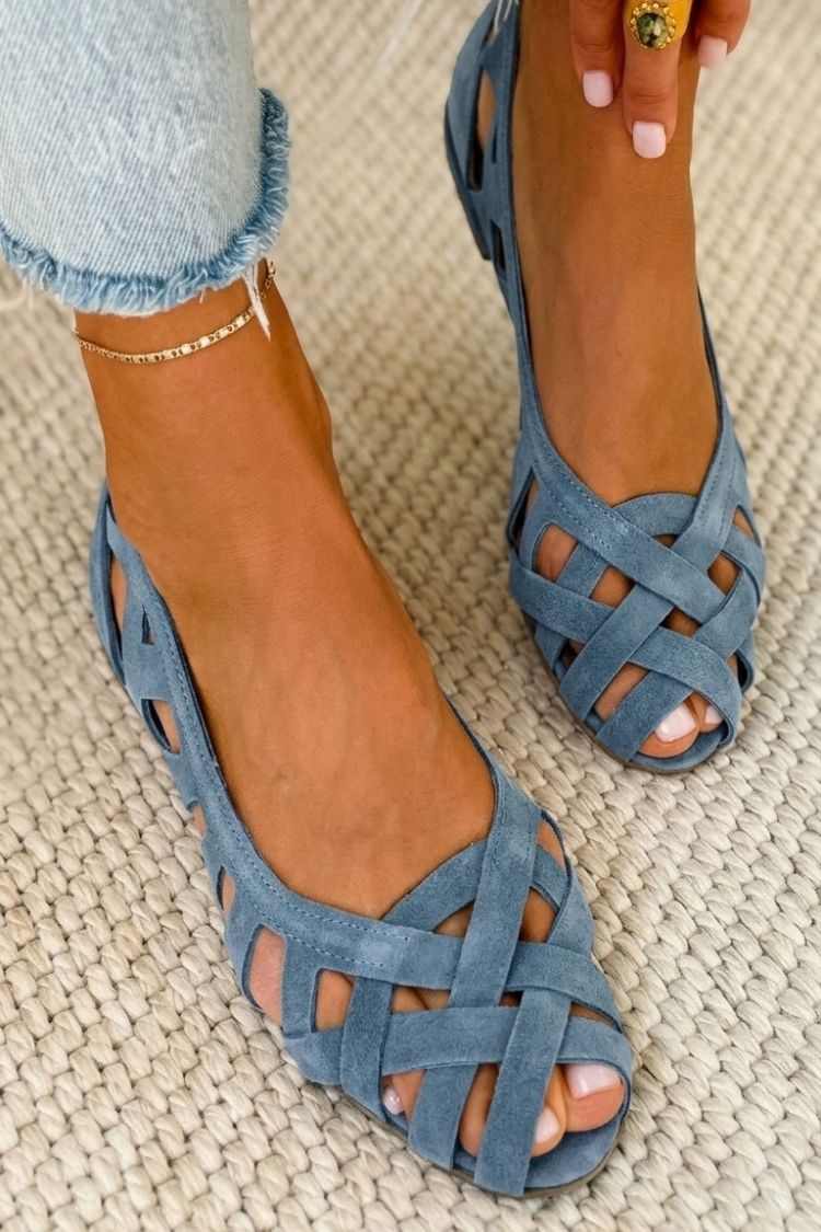 Flache Sandalen mit offener Spitze und gewebtem Obermaterial