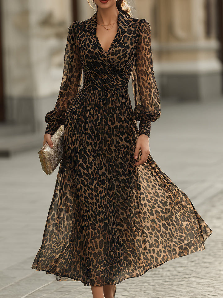 Leoparden-Wickel-Midikleid mit langen Ärmeln