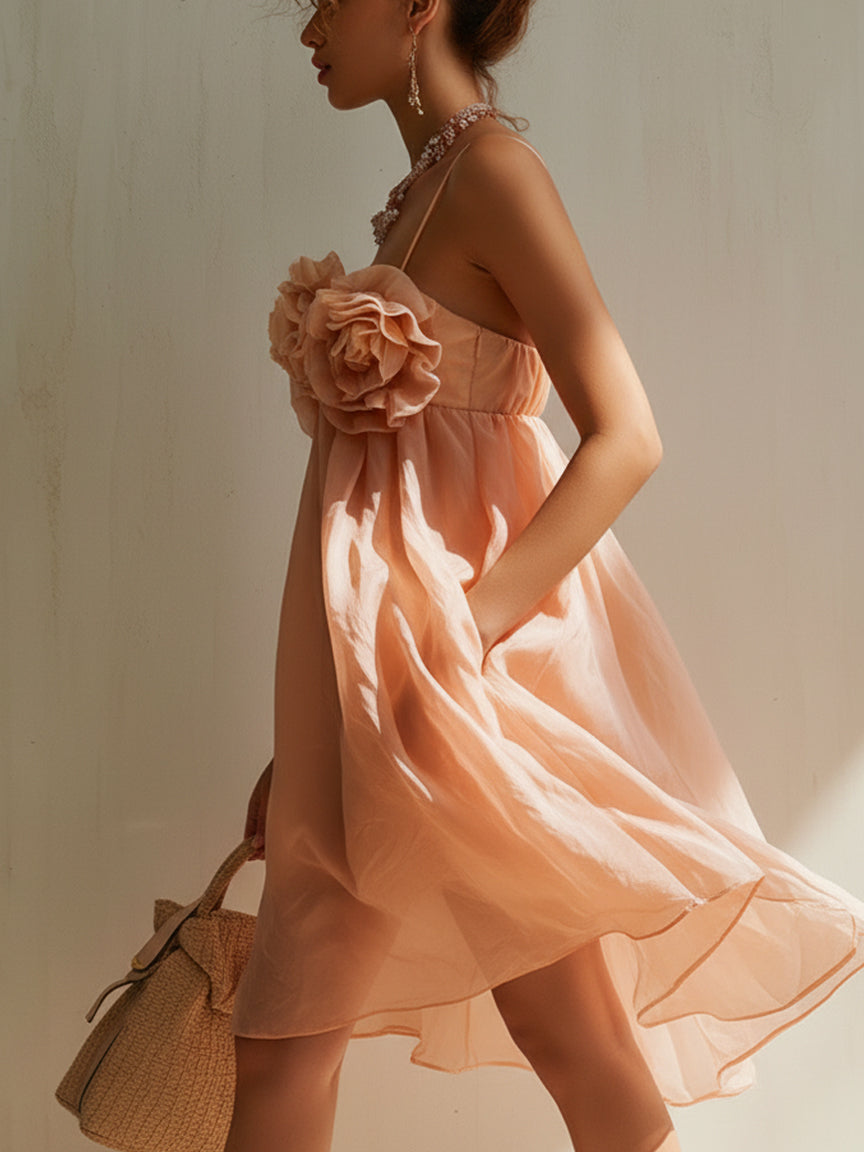 Rosa Minikleid aus Baumwolle mit 3D-Blumen