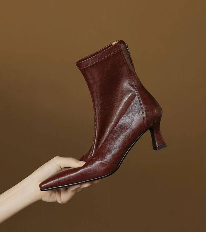 Fulvia | Minimalistische Lederstiefeletten mit mittelhohem Absatz