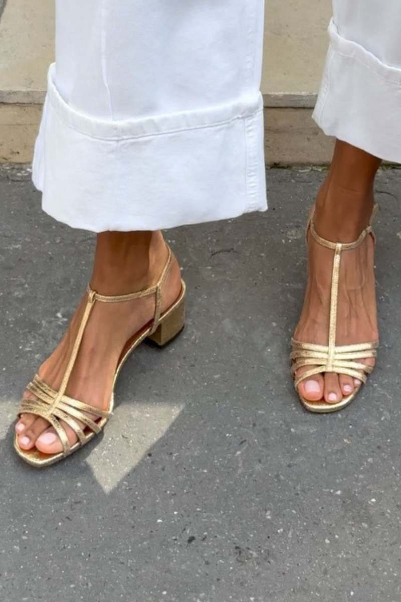 Metallic-Sandalen mit Absatz