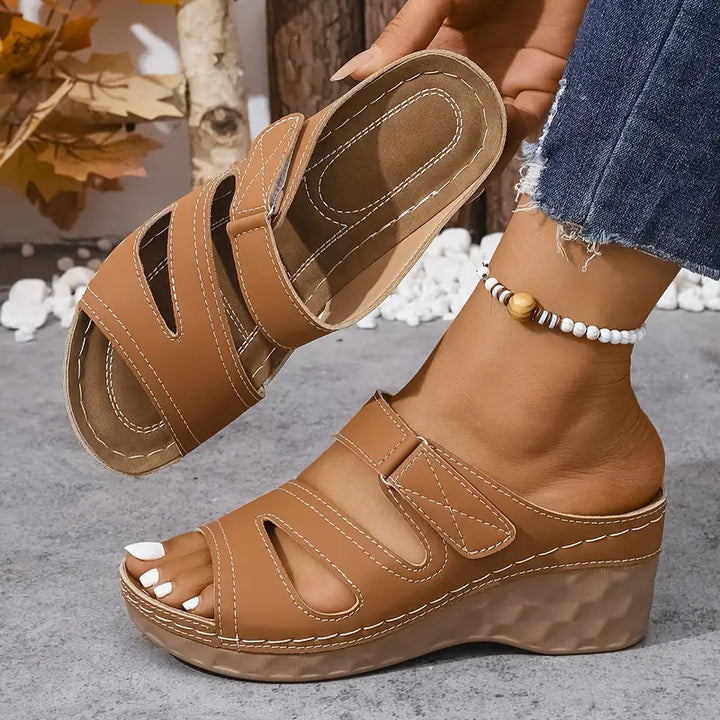 Rowella™ - Elegante Keilabsatz-Sandalen mit verstellbarem Knöchelriemen