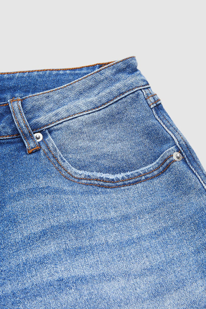 Denvara | Straight Cut Mid Rise Jeans