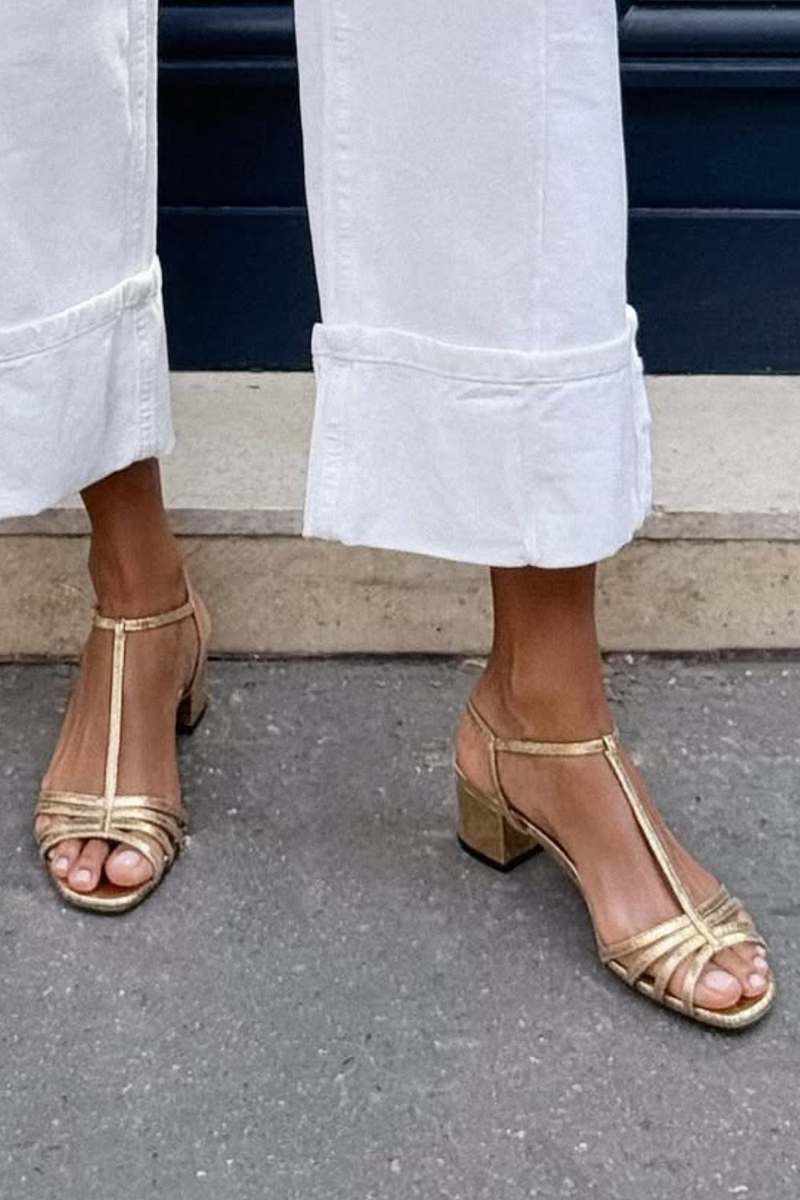 Metallic-Sandalen mit Absatz