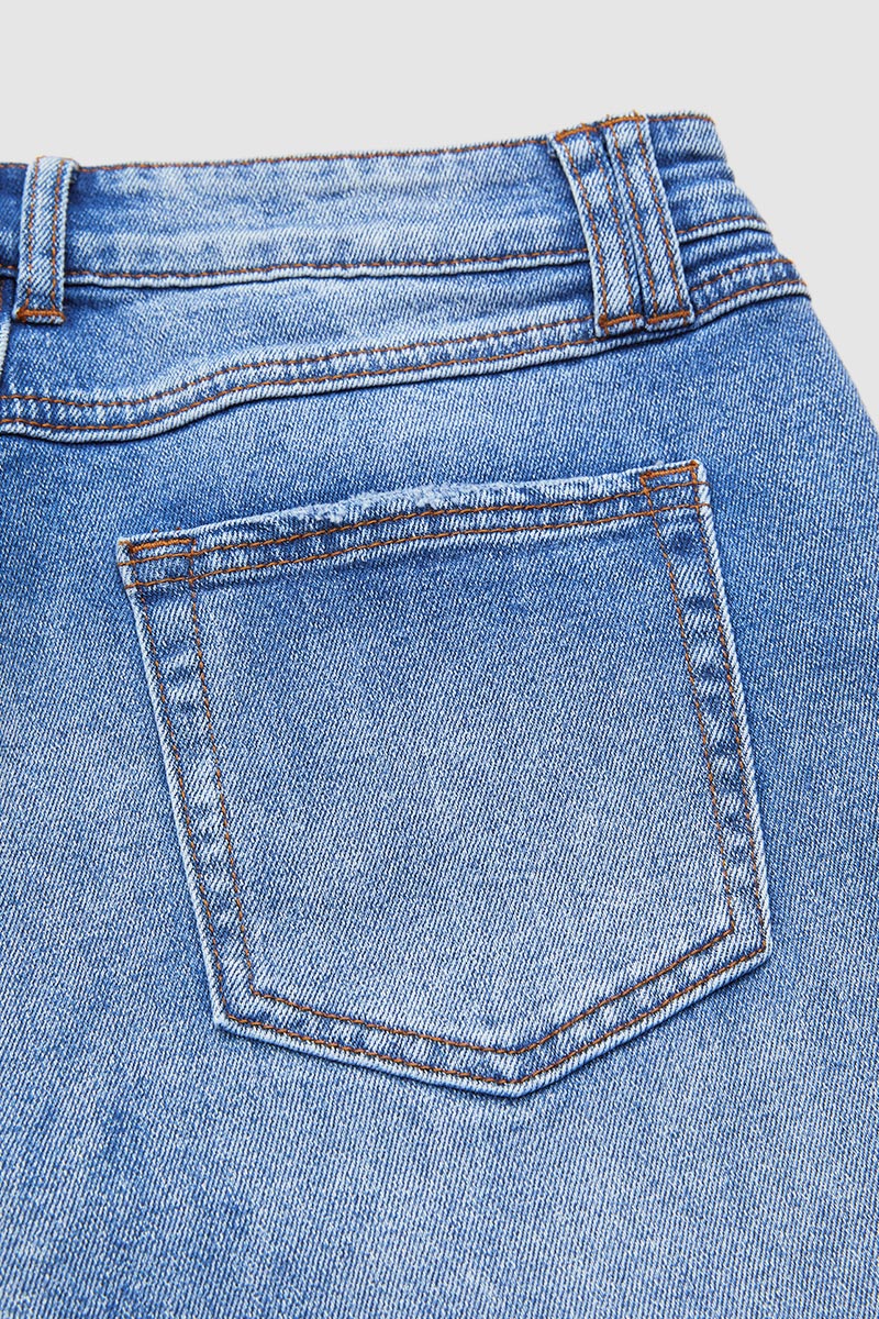 Denvara | Straight Cut Mid Rise Jeans