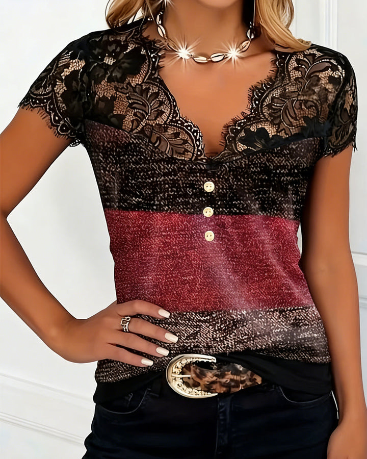 T-Shirt mit V-Ausschnitt und Patchwork-Spitze in Kontrastfarbe