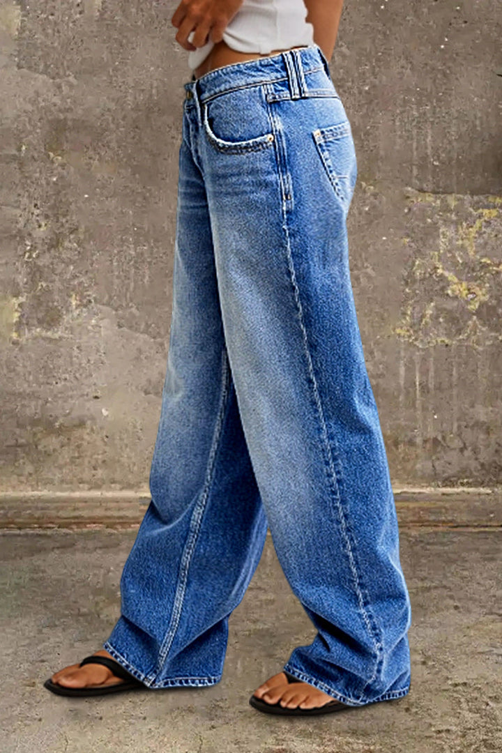 Denvara | Straight Cut Mid Rise Jeans