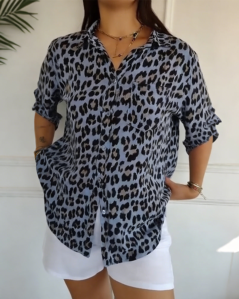 Modische Blusen mit Leopardenmuster