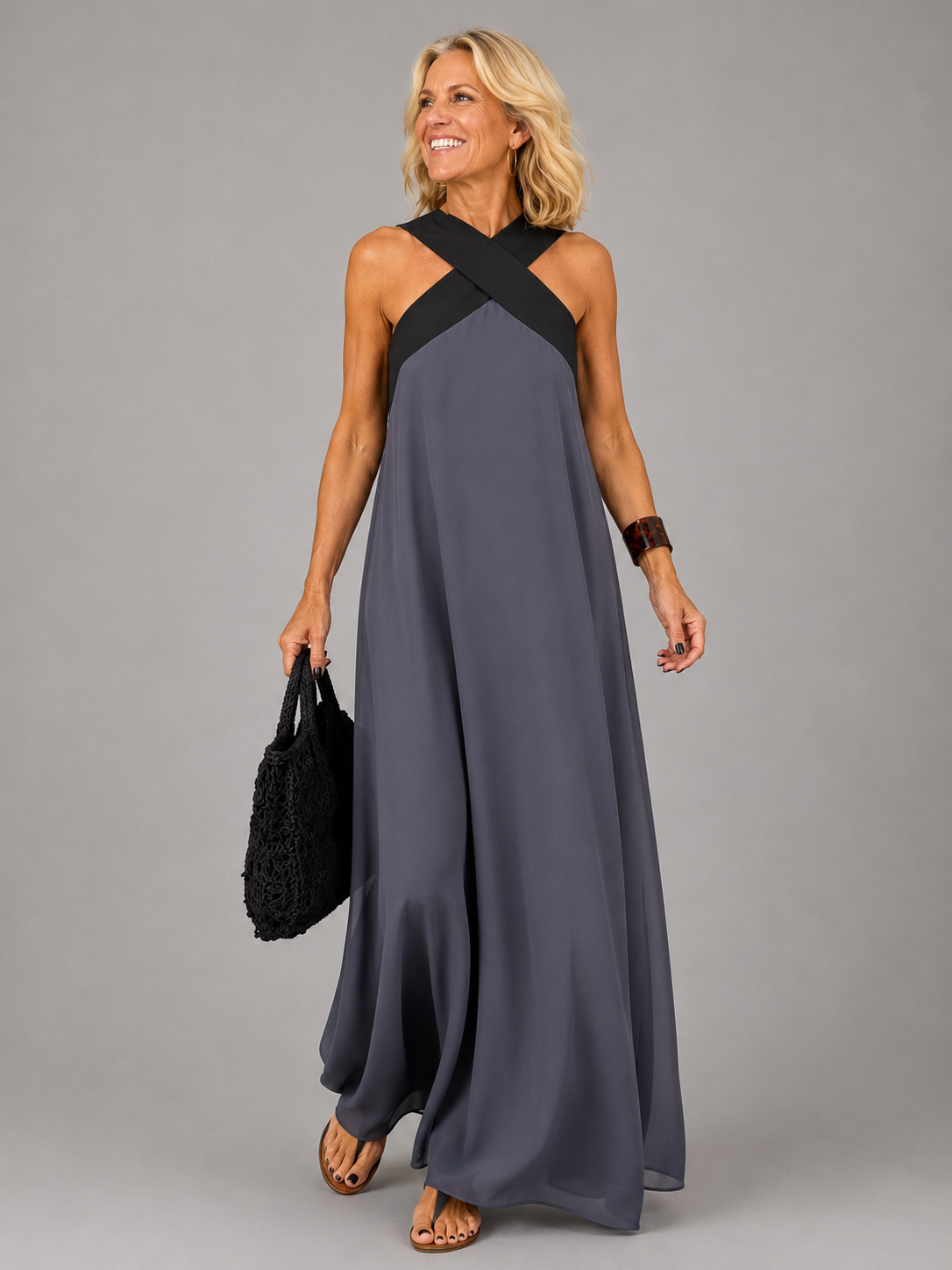 Velora™ | Cross Elegance Maxikleid