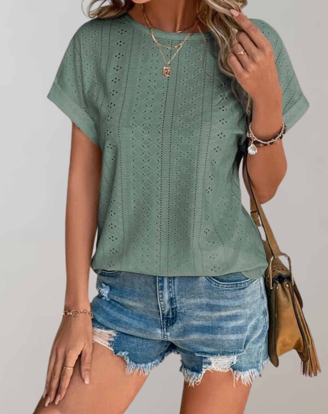 Lara | Lässige Sommerbluse mit Ösenstickerei | Elegantes Top mit Ösenstickerei