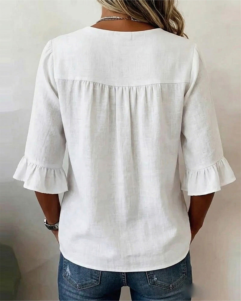 Sophia – Einfarbige Baumwoll-Leinen-Bluse mit Holzknöpfen und Volants