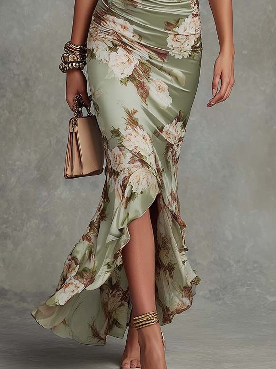 Anna - Grünes, asymmetrisches, langes Kleid aus Satin mit V-Ausschnitt, gerafften Glockenärmeln und floralem Muster