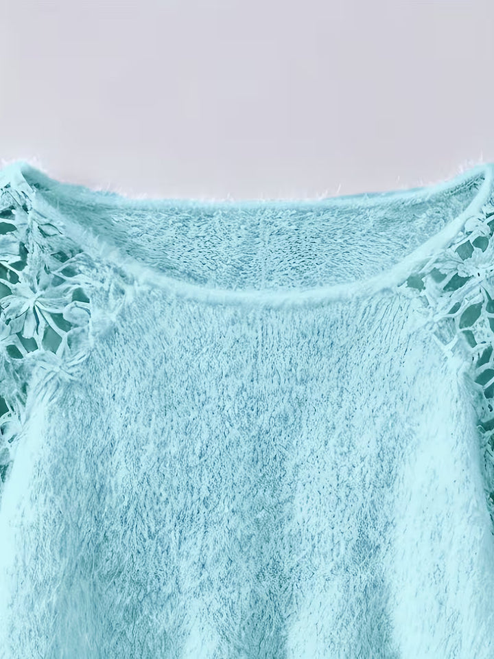 Dobrina – Schulterfreier Spitzenpullover mit Cut-out-Design