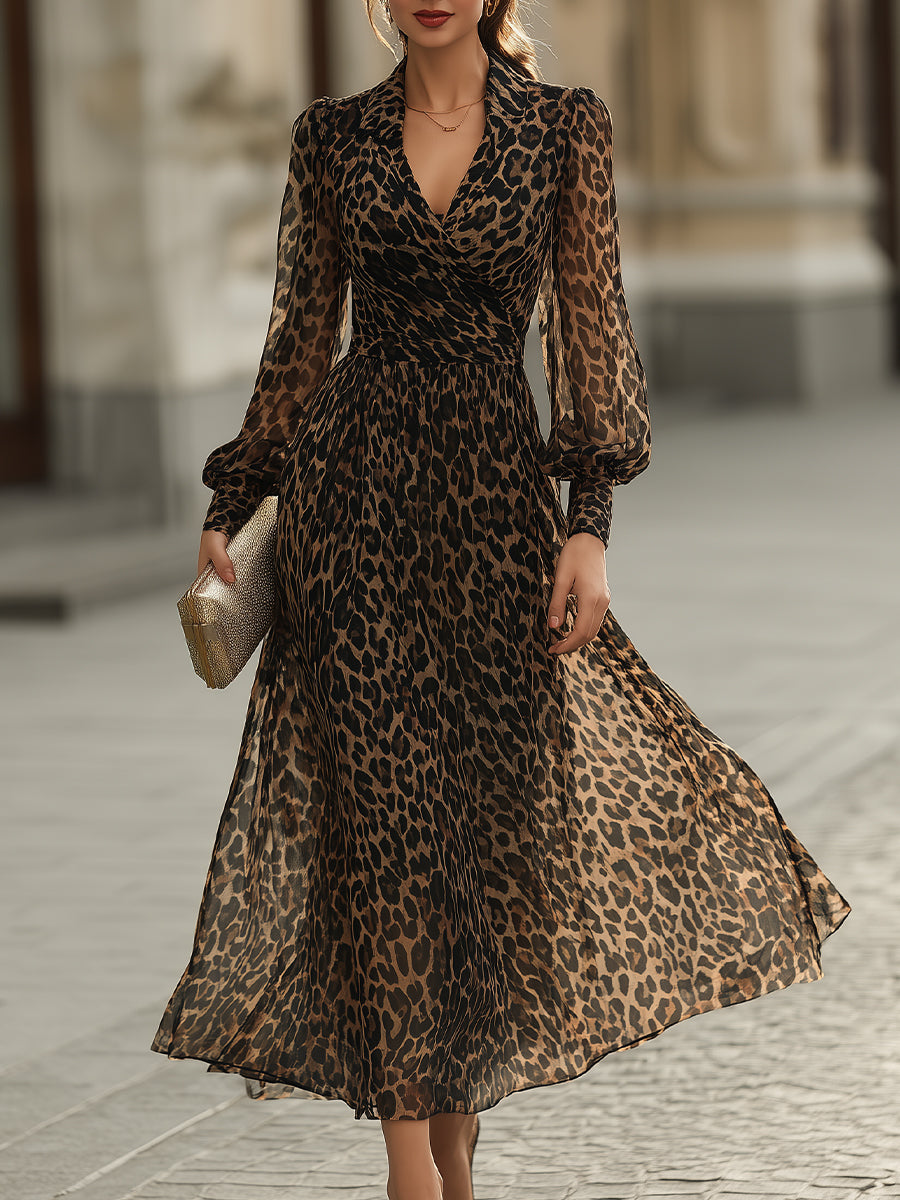 Leoparden-Wickel-Midikleid mit langen Ärmeln
