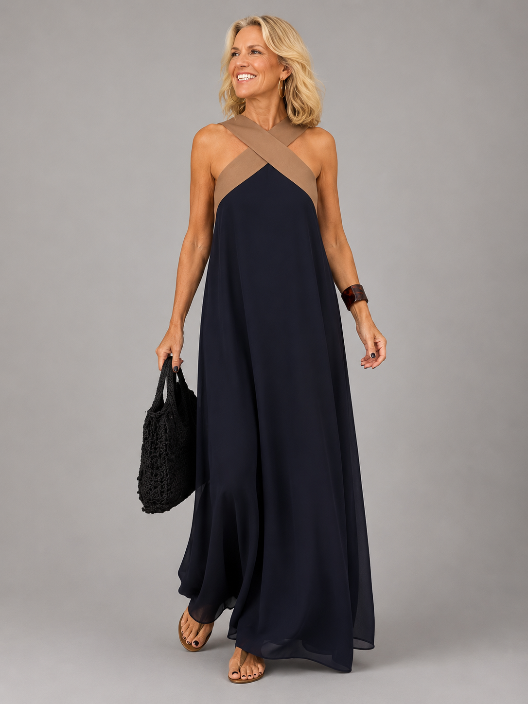 Velora™ | Cross Elegance Maxikleid