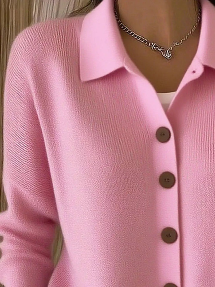 Mila™ – Elegants Strickjäckli mit Chnöpf