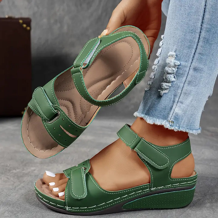 Veera™ - orthopädische Sandalen mit Keilabsatz